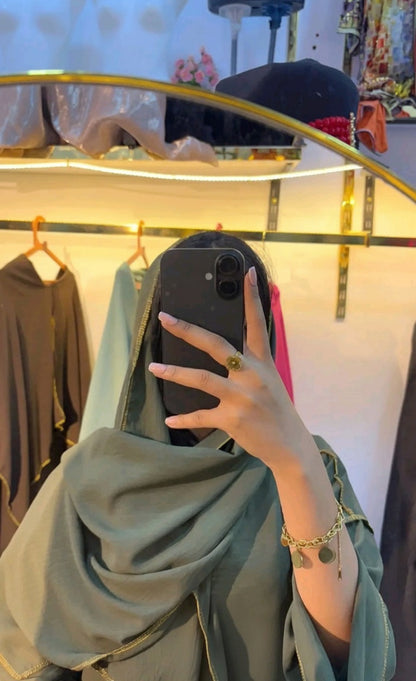 عباءة الخيط الذهبي✨️✨️