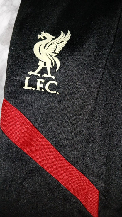 طقم ليفربول الشتوي 2026